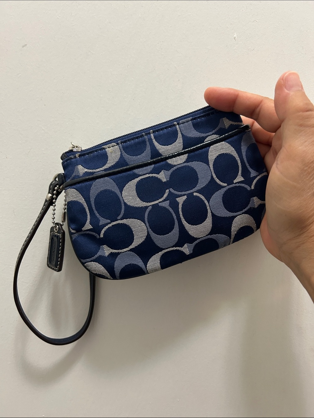 EUC / LIKE NEW Coach Signature Wristlet - blue with Black leather - clean - Picture 10 of 10